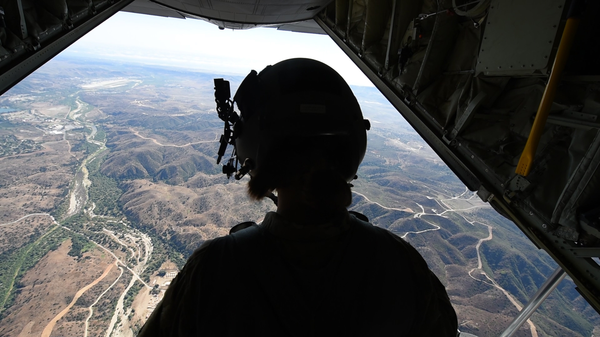 39th AS Drops Over 200 Marines Over Camp Pendleton