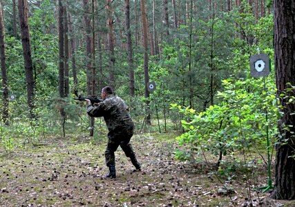 U.S. Soldiers train Poland's future defenders