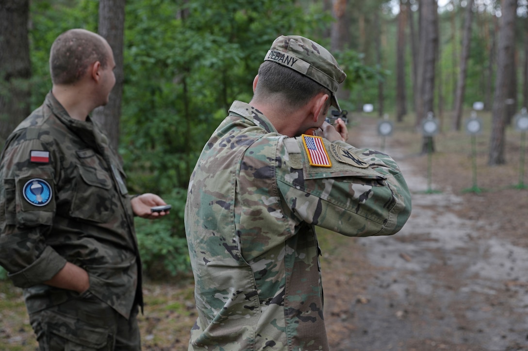 U.S. Soldiers train Poland's future defenders