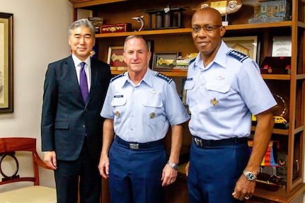 Chief of Staff of the U.S. Air Force and Commander, Pacific Air Forces, Visit Manila