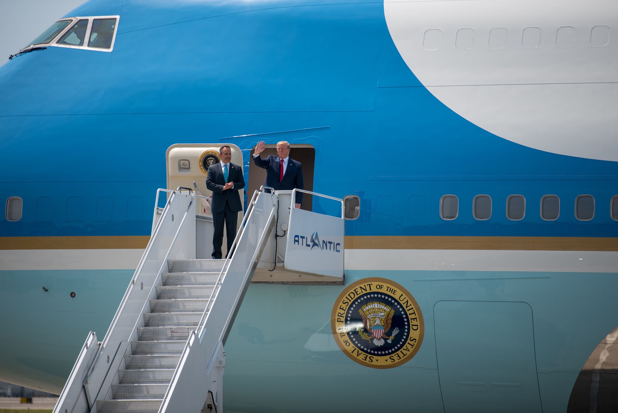 President Donald Trump (right) and Kentucky Gov. Matt Bevin greet supporters as they arrive at the Kentucky Air National Guard Base in Louisville, Ky., Aug. 21, 2019. Trump was in town to speak at an AMVETS convention and attend a fundraiser for Bevin’s re-election campaign. (U.S. Air National Guard photo by Phil Speck)