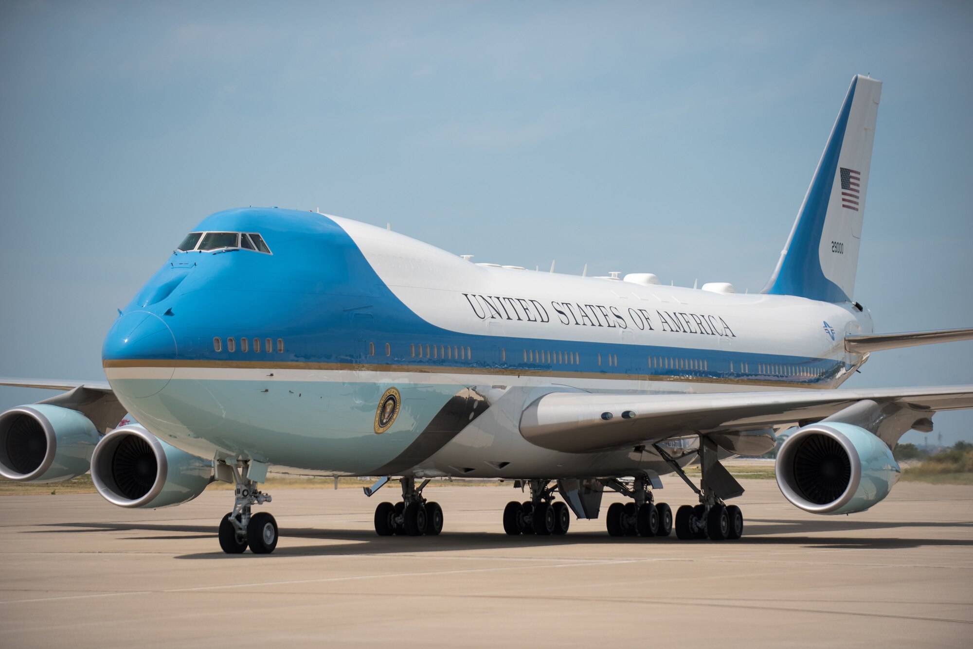 President Donald Trump arrives at the Kentucky Air National Guard Base in Louisville, Ky., aboard Air Force One on Aug. 21, 2019. Trump was in town to speak at an AMVETS convention and attend a fundraiser for Kentucky Gov. Matt Bevin’s re-election campaign. (U.S. Air National Guard photo by Dale Greer)