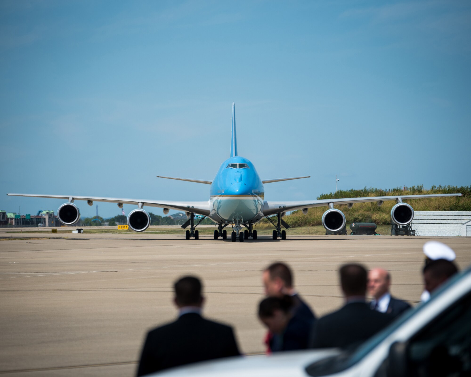 President Donald Trump arrives at the Kentucky Air National Guard Base in Louisville, Ky., aboard Air Force One on Aug. 21, 2019. Trump was in town to speak at an AMVETS convention and attend a fundraiser for Kentucky Gov. Matt Bevin’s re-election campaign. (U.S. Air National Guard photo by Airman 1st Class Chloe Ochs)