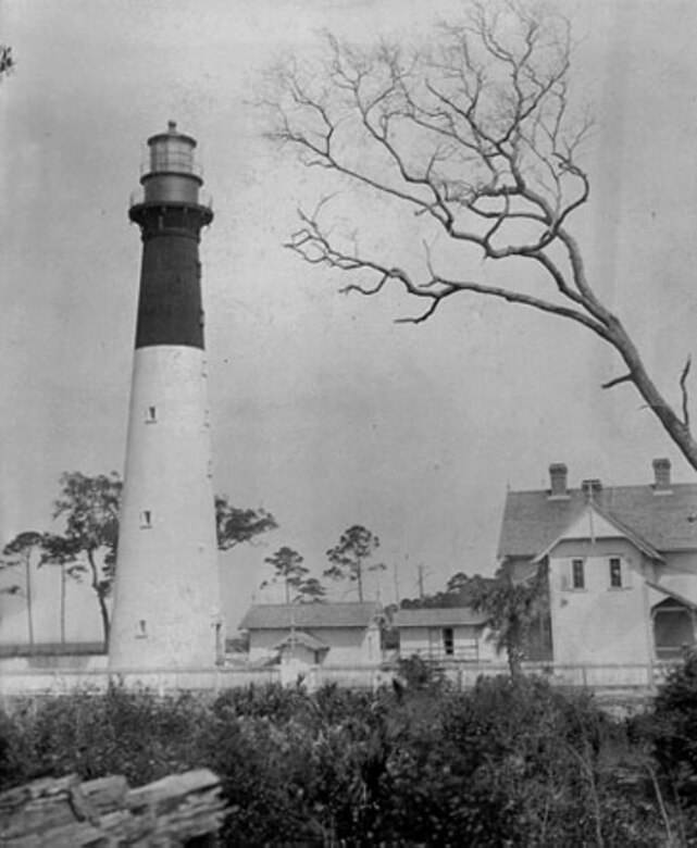 Hunting Island Lighthouse > United States Coast Guard > Article Listings