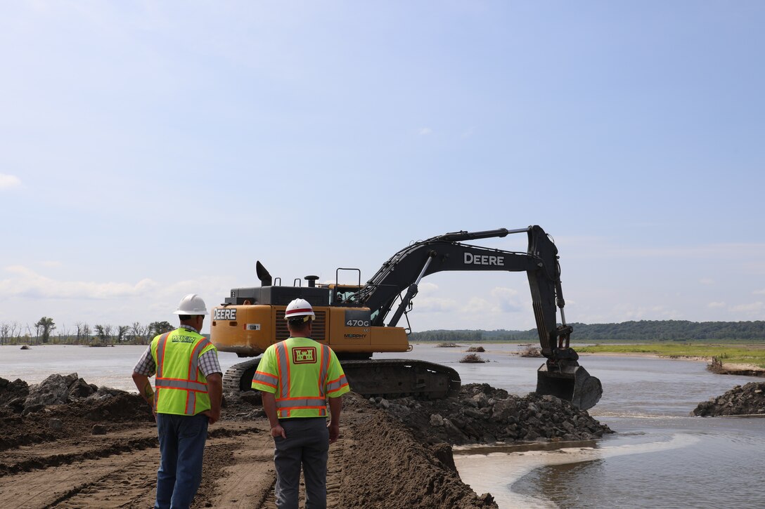 Progress on Levee L550 near Watson, Missouri Aug. 23, 2019.