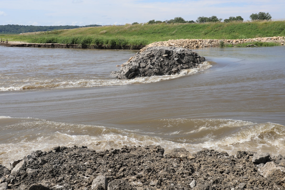 Progress on Levee L550 near Watson, Missouri Aug. 23, 2019.