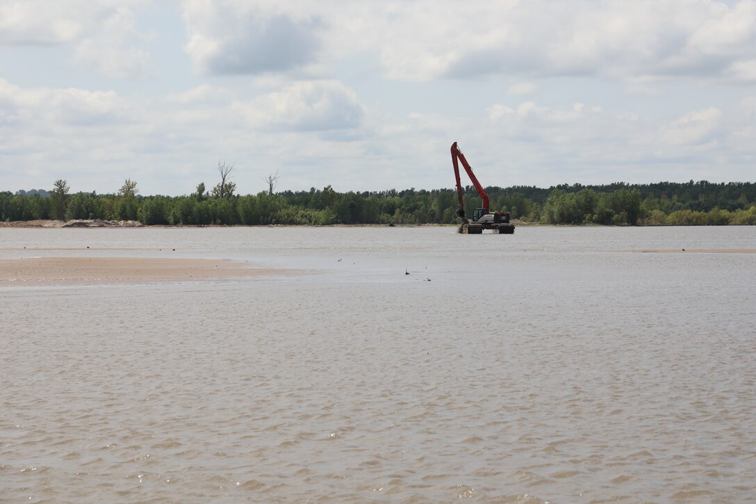 Progress on Levee L550 near Watson, Missouri Aug. 23, 2019.