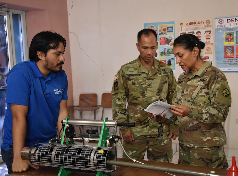 FTC-Bravo dona equipo para apoyar el combate del dengue en Comayagua