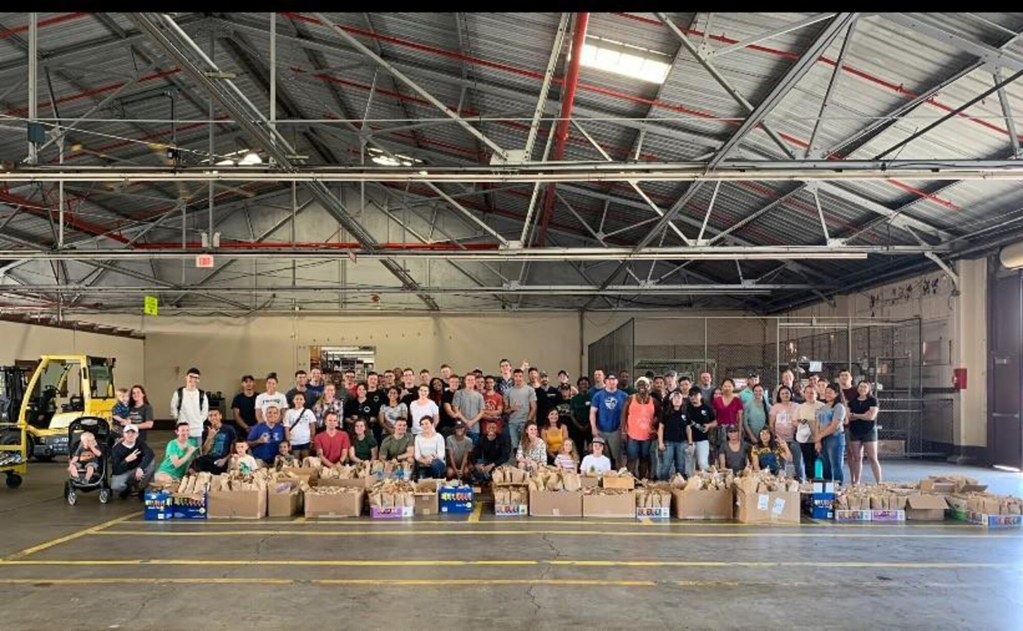 Airmen volunteer