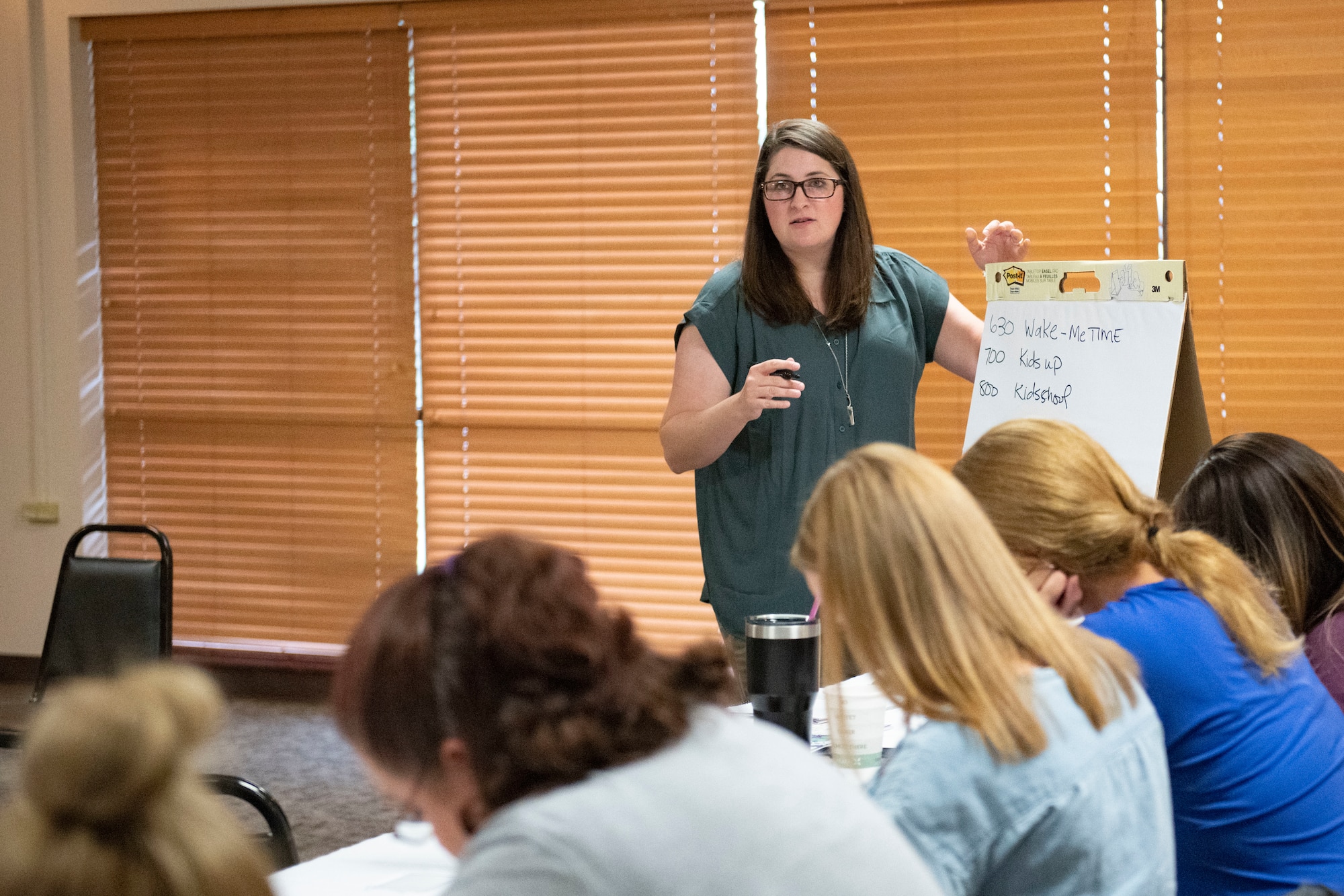 Spouse of the years conducts workshop with militry spouses.