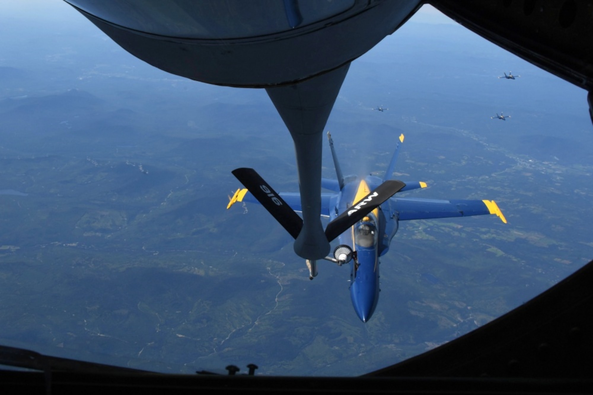 916 ARW refuels the Blue Angels