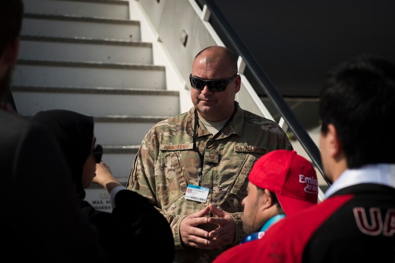 Uae Special Olympics Tours U S Aircraft During Dubai Airshow U S Air Forces Central News