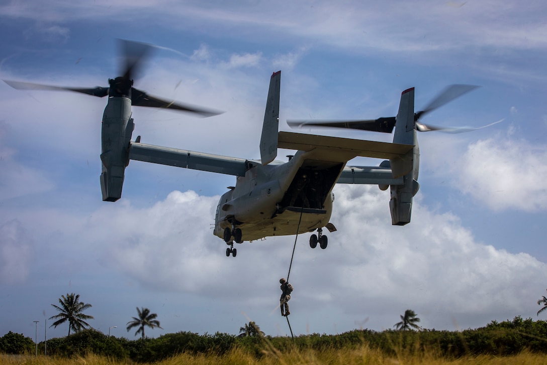 U.S. Marines – Fast Roping from MV-22B Ospreys – Hawaii, Nov. 26, 2019