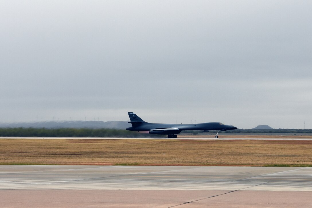 B-1B Lancer take-off