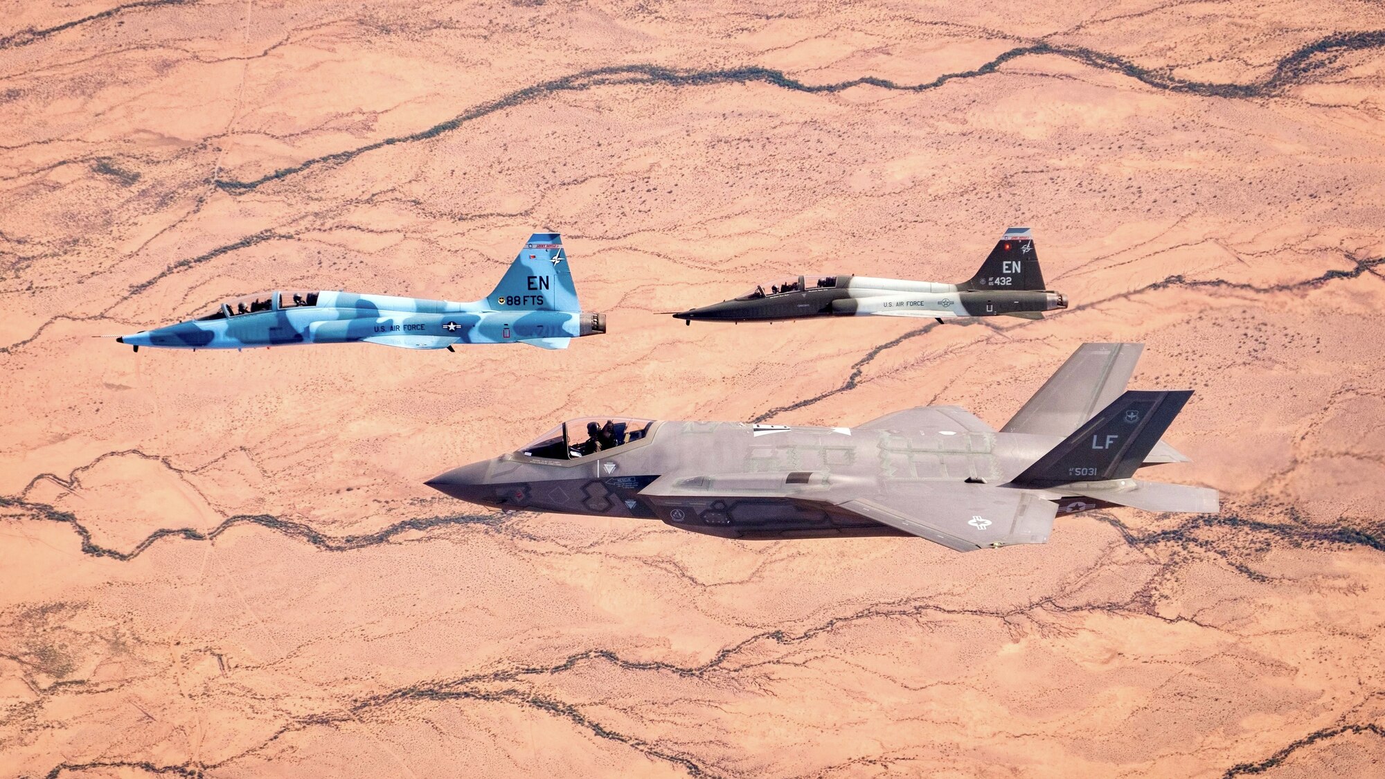 88th FTS plays aggressor role in Arizona