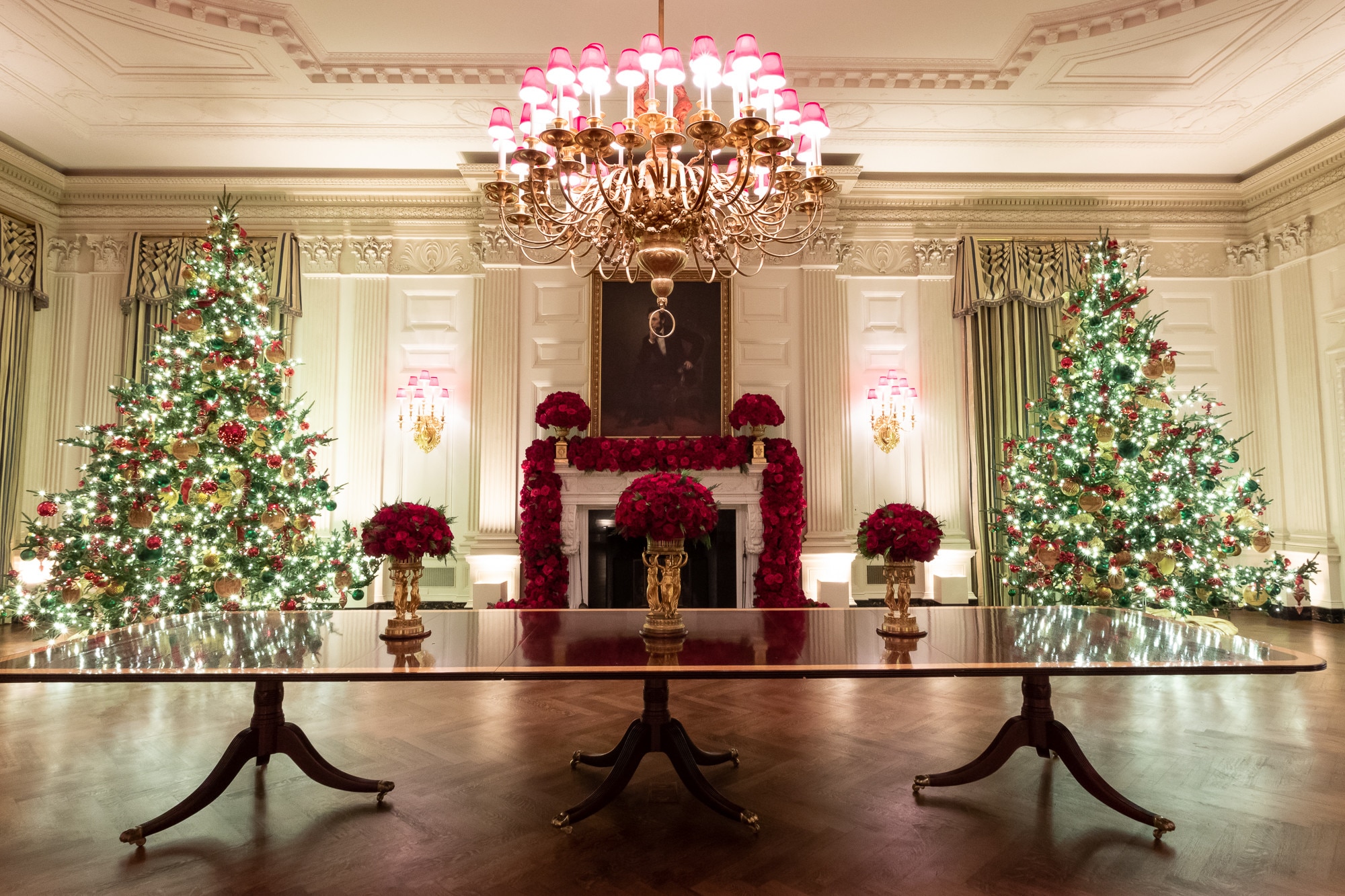 State Dining Room of the White House with Christmas decorations.