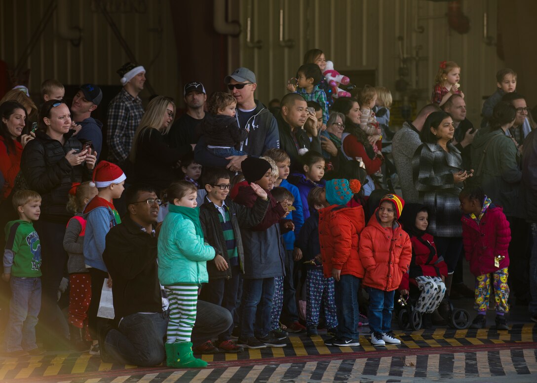 4th FSS hosts Children's Holiday Party