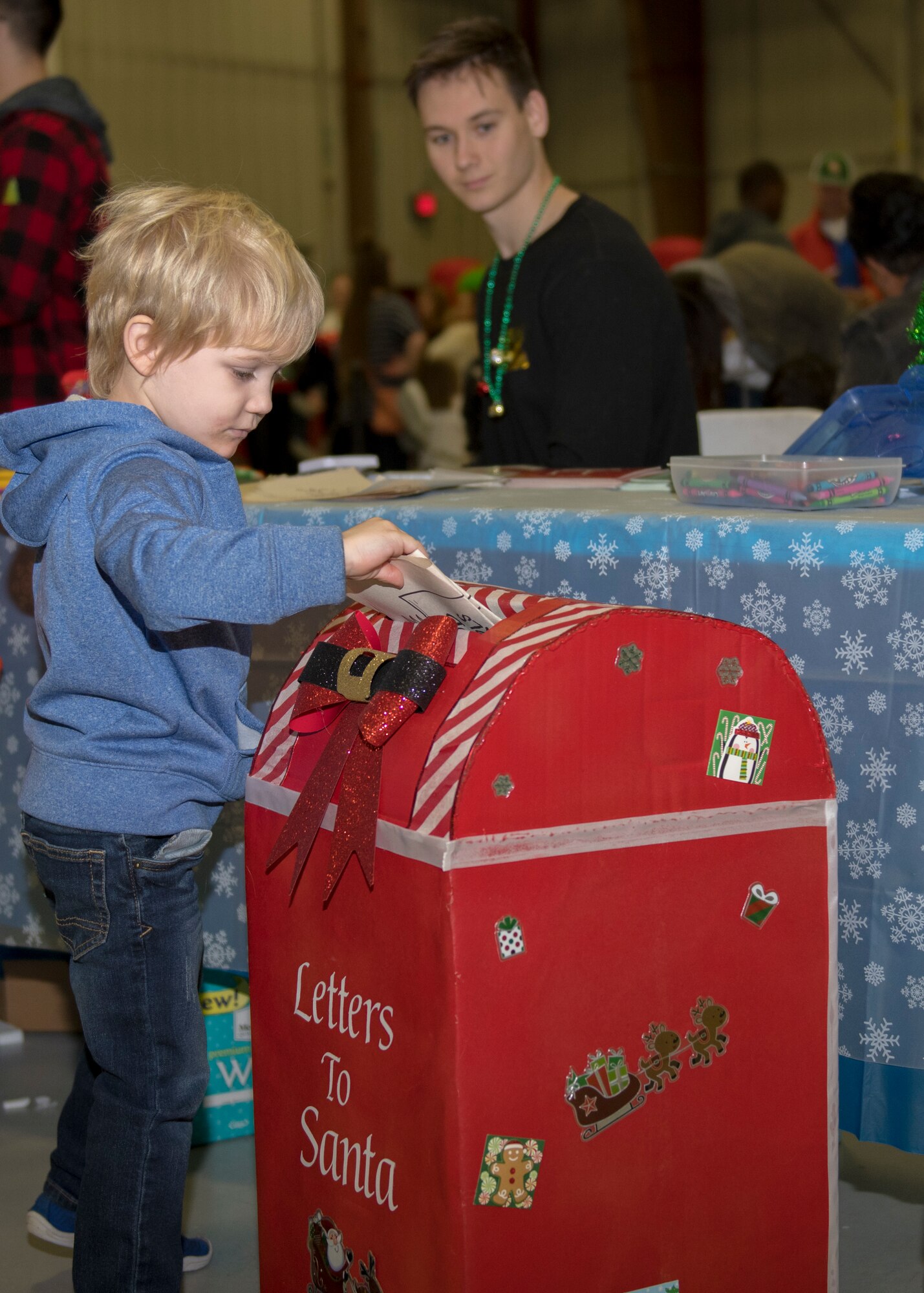 4th FSS hosts Children's Holiday Party