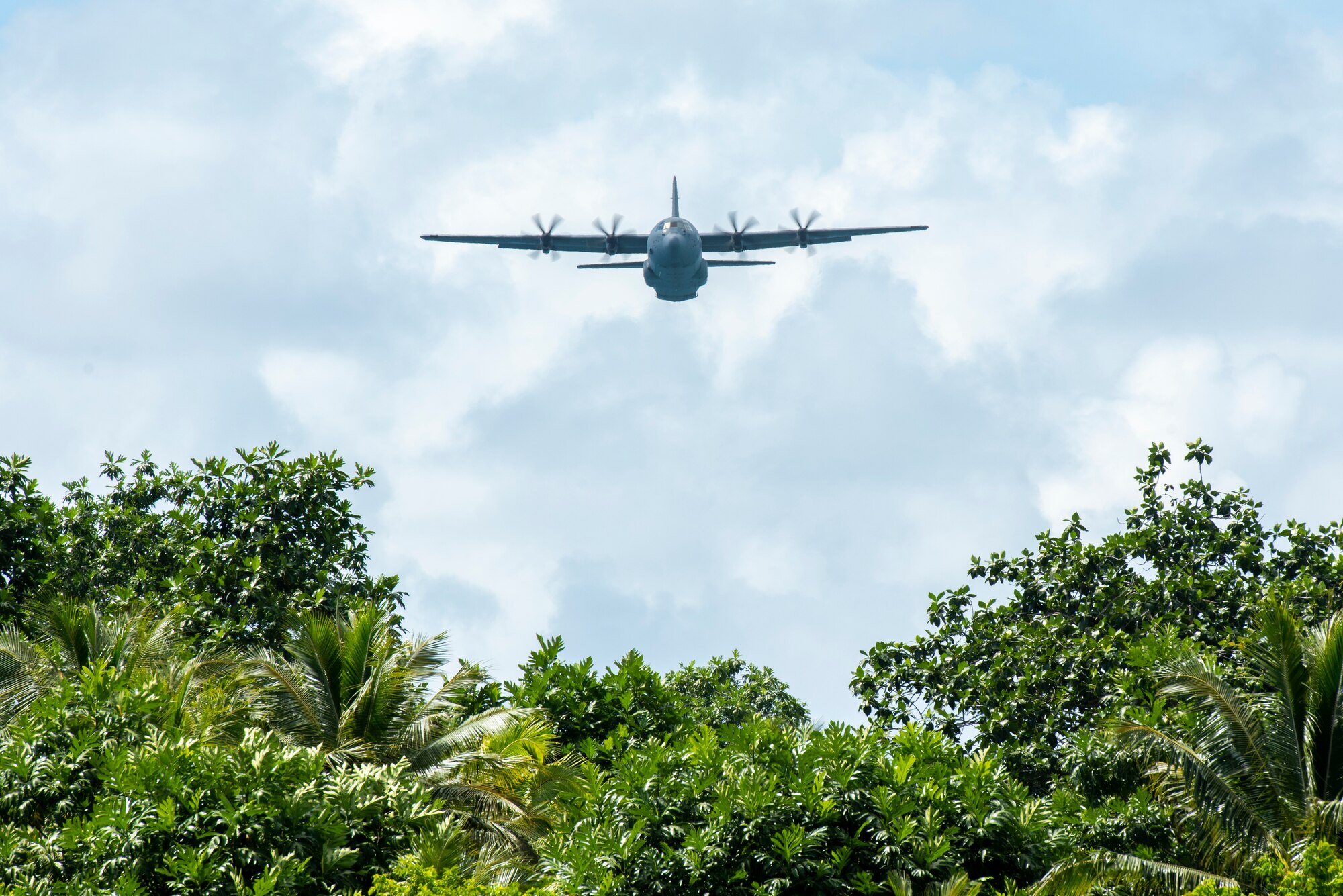 A U.S. Air Force C-130J Super Hercule