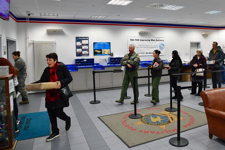 Post Office handles holiday influx with volunteers