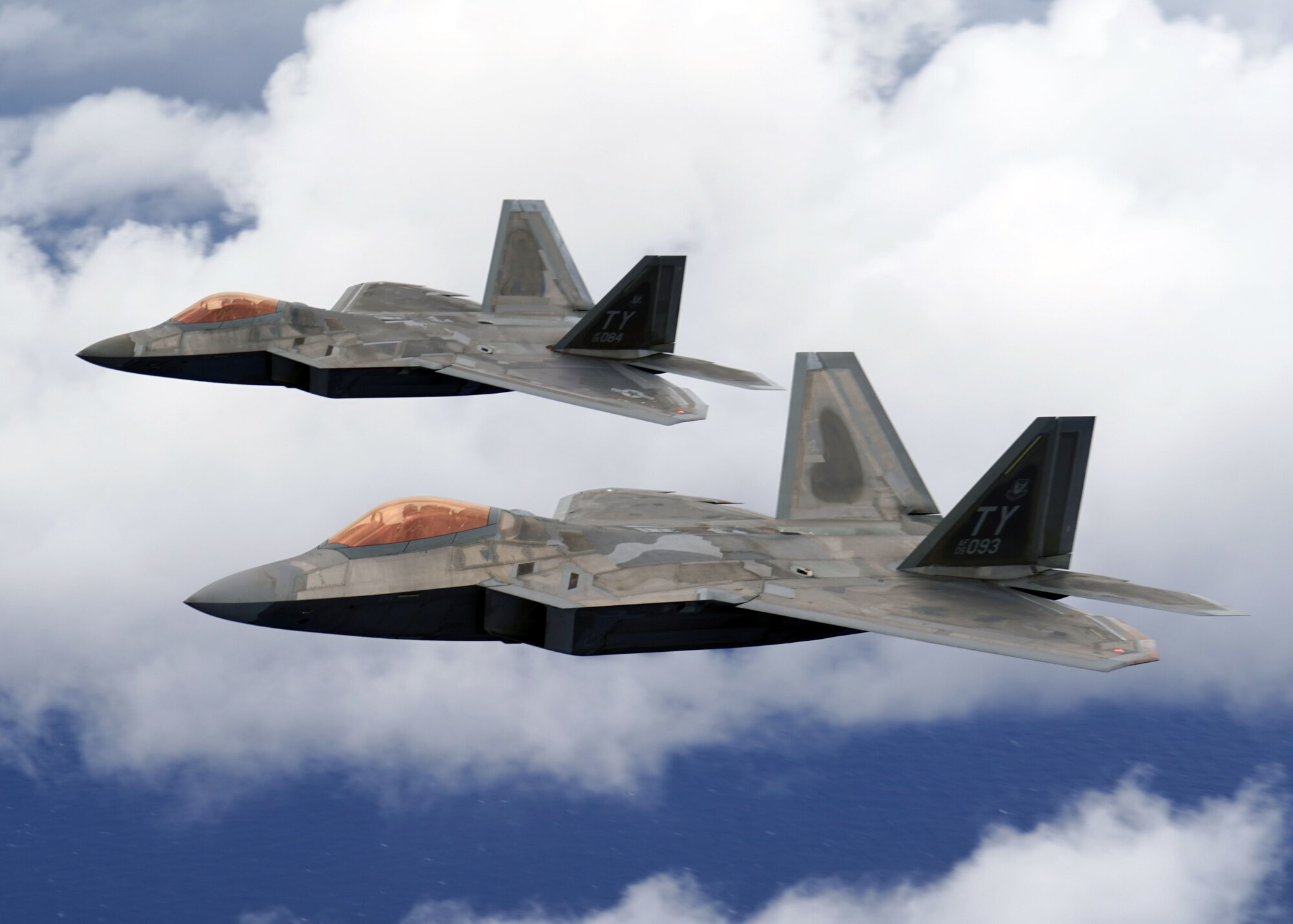 F-22 formation