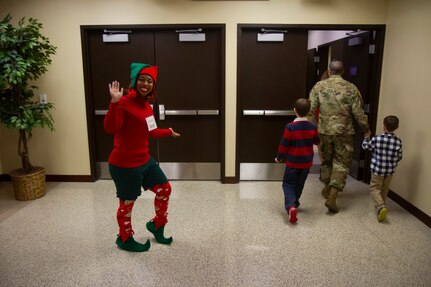 Army Reserve celebrates holiday season with tree-lighting ceremony