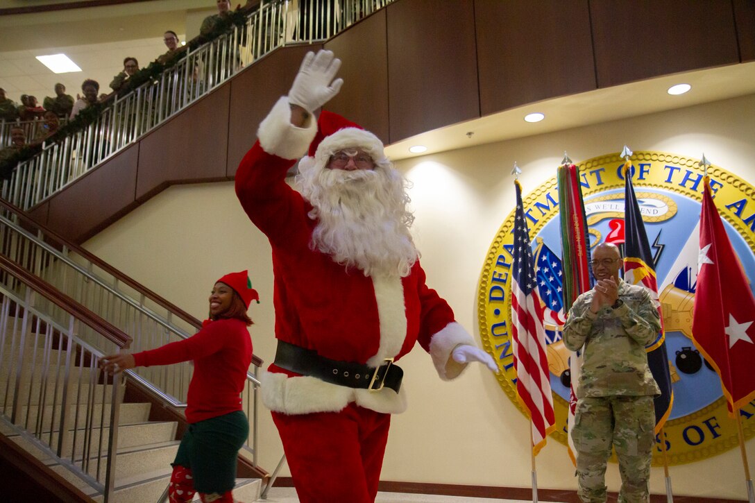 Army Reserve celebrates holiday season with tree-lighting ceremony