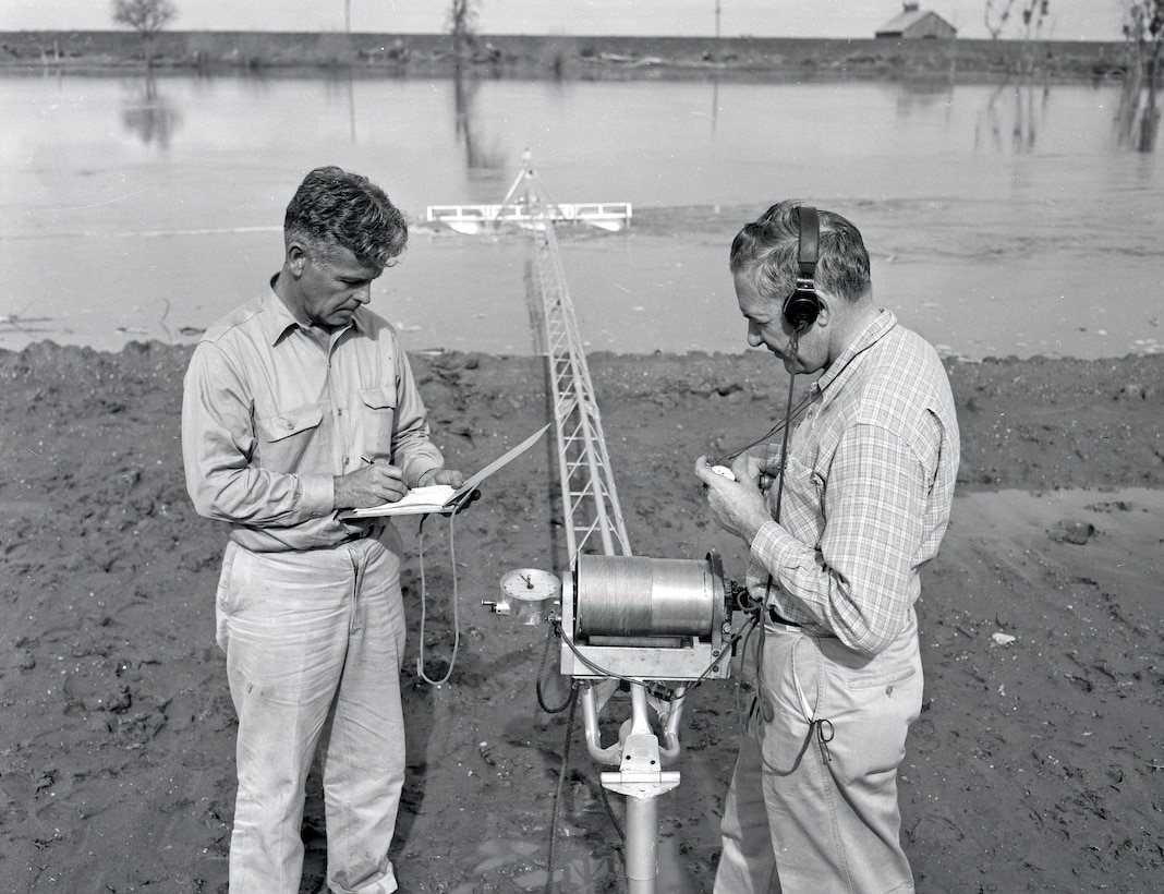 Sacramento River Readings 1958