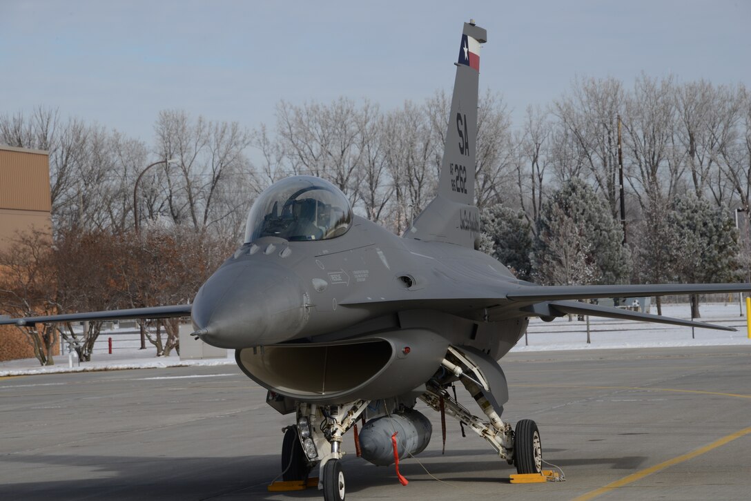 Gray F-16