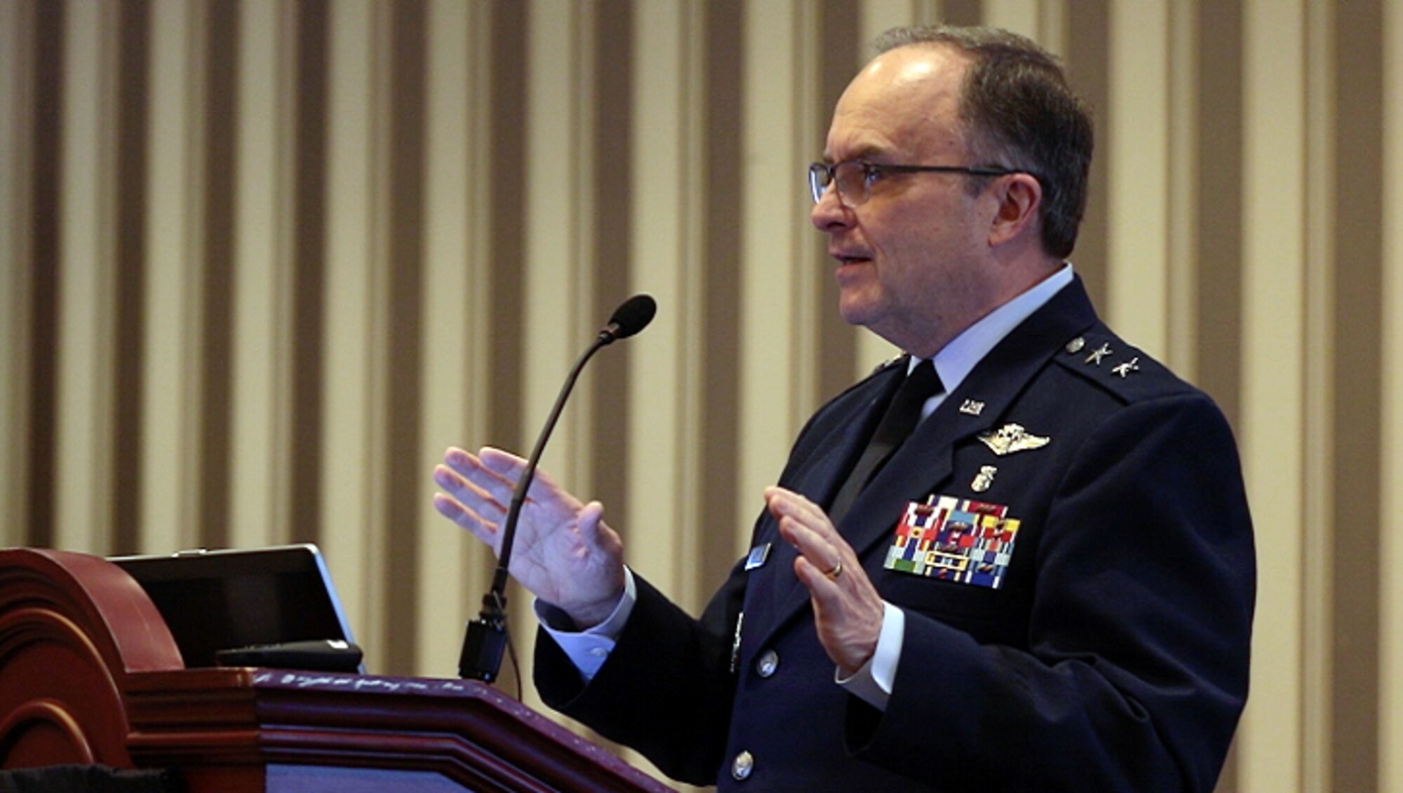 U.S. Air Force Maj. Gen. (Dr.) Lee Payne, director for Combat Support at the Defense Health Agency, discusses the transformative effects of MHS GENESIS, the Department of Defense’s new electronic health record, during the 2019 Society of Federal Health Professionals’ annual meeting in National Harbor, Maryland. Payne explained that the new electronic health record will ensure high quality care for patients while protecting the safety and security of patient information. MHS GENESIS will deploy in phases to all DoD military treatment facilities by 2023. (Defense Health Agency photo)