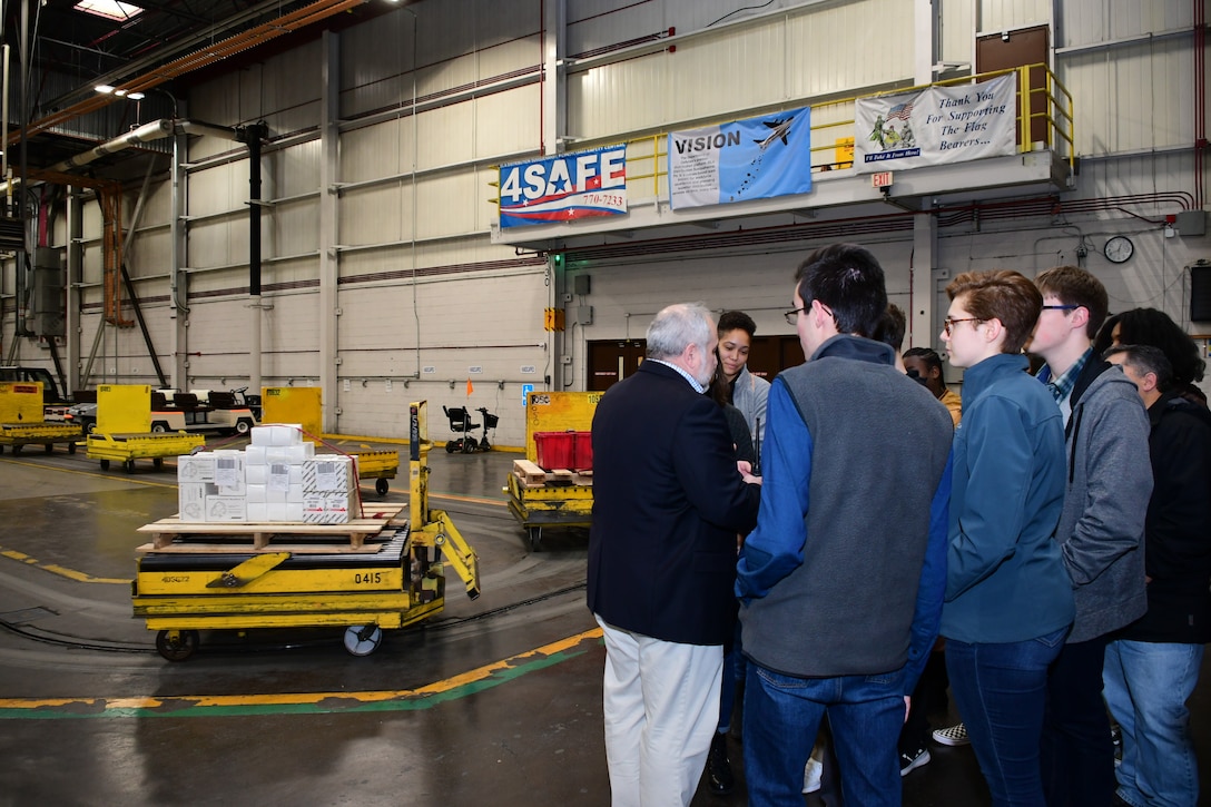 Pennsylvania’s Central York high school students visit DLA Distribution