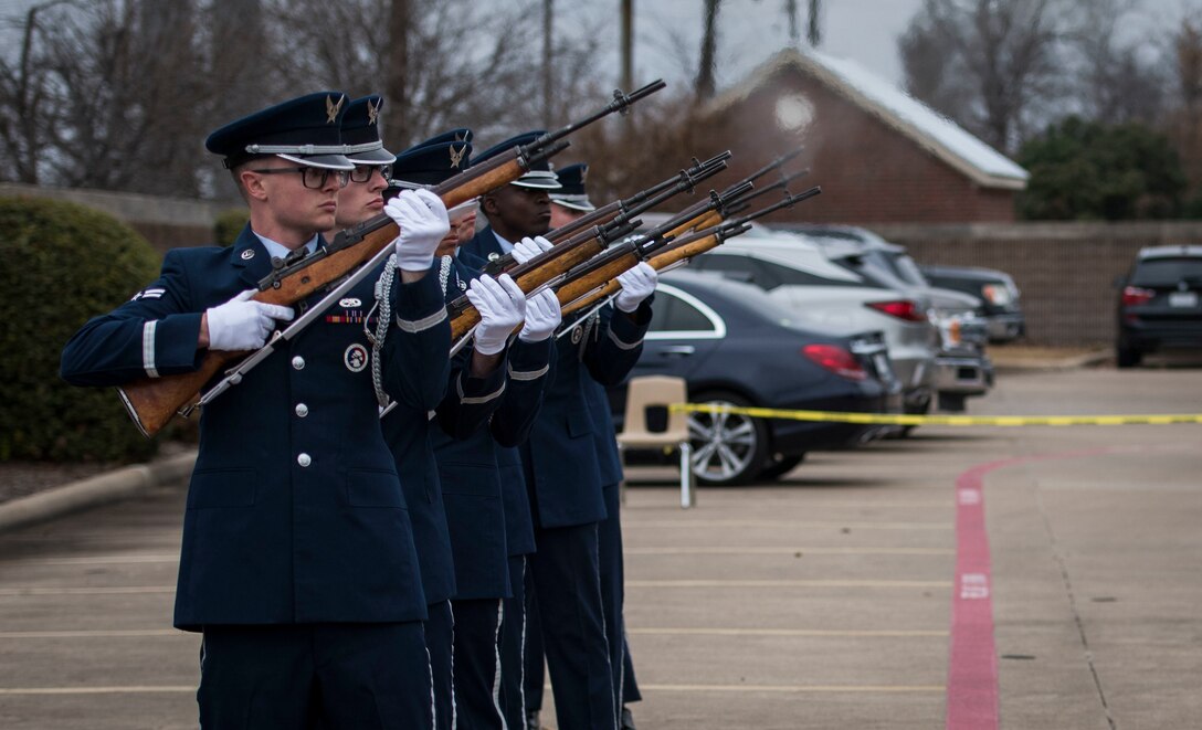 Could not load photo