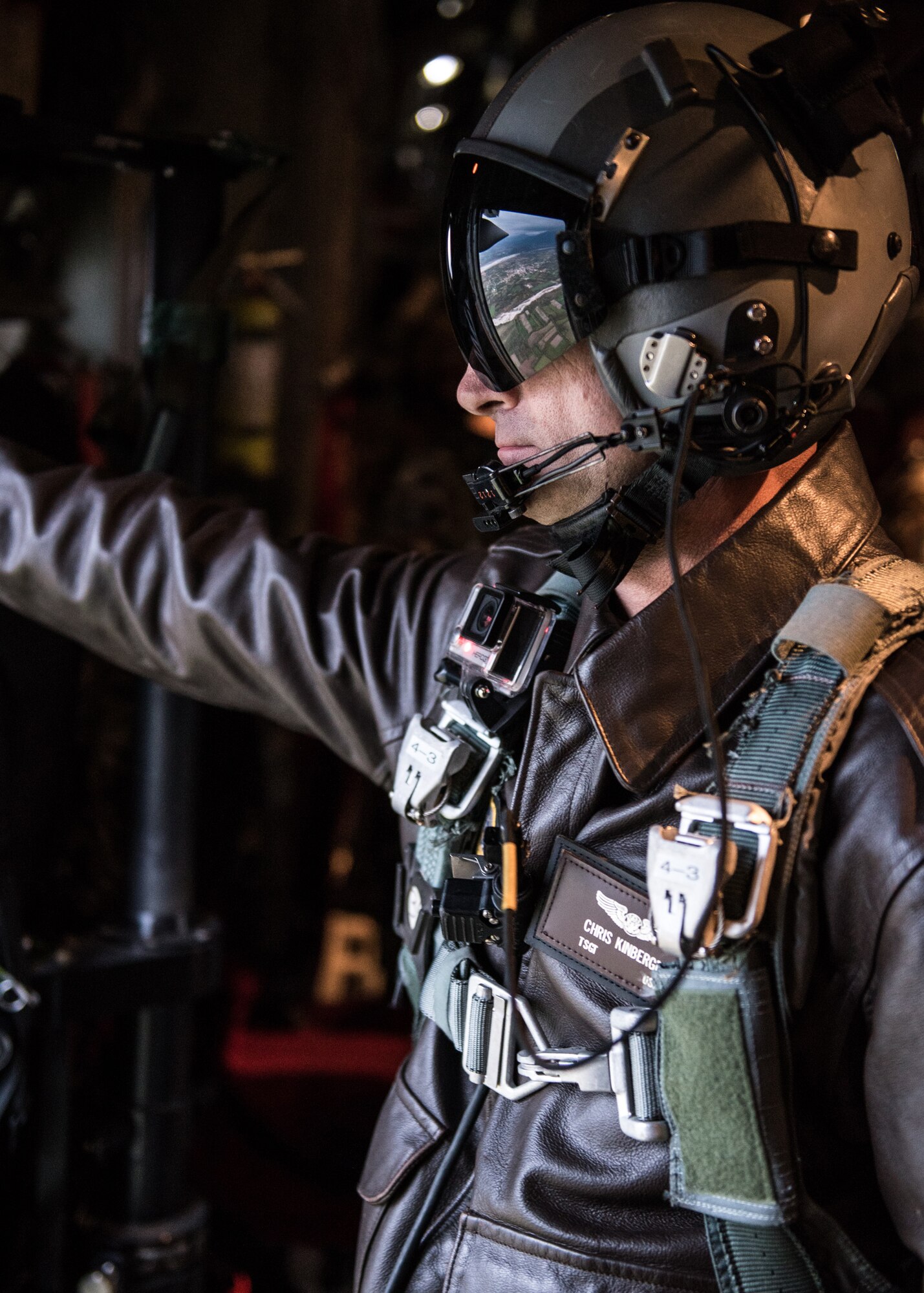 Tech. Sgt. Chris Kinberger, a loadmaster with Kentucky Air National Guard’s 165th Airlift Squadron, prepares to execute an airdrop mission with members from the Italian Army Folgore paratrooper brigade Nov. 7, 2019, in Pisa, Italy. The mission was part of Mangusta 19, a bi-lateral exercise designed to promote readiness and interoperability among NATO allies. (U.S. Air National Guard photo by Senior Airman Chloe Ochs)
