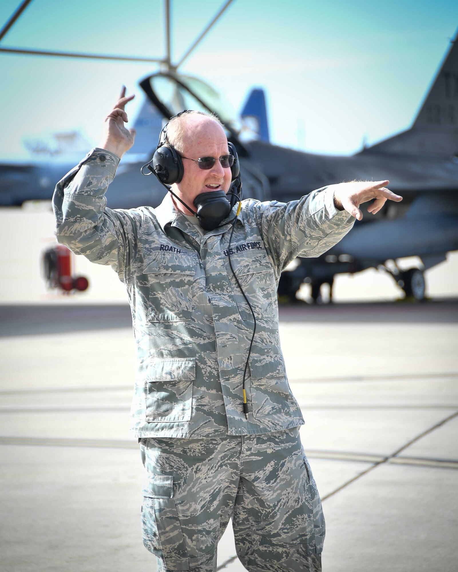 301st Fighter Wing Aircraft Maintenance Debrief and Crew Chief Master Sgt. Mark Roath prepares an F-16 for launch at Naval Air Station Fort Worth Joint Reserve Base, Texas on November 25, 2019. He’ll be retiring this month after 38 years of service to the Air Force.  (U.S. Air Force photo by Mr. Jeremy Roman)