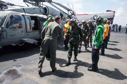 Abraham Lincoln Carrier Strike Group Hosts Thai Military Officials