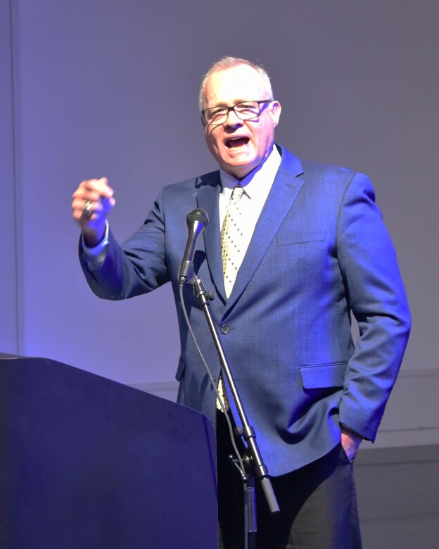 Ed Hearn, author and former member of the New York Mets, speaks to attendants of the 2019 Annual Awards Banquet at the Wichita Art Museum, Feb. 2, 2019.  Hearn was the guest speaker for the event..