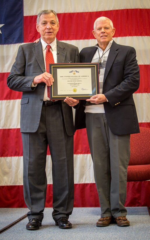 Retired Maj. Edward F. Wright receives a Silver Star medal at Portland, Ore., Feb. 1, 2019.