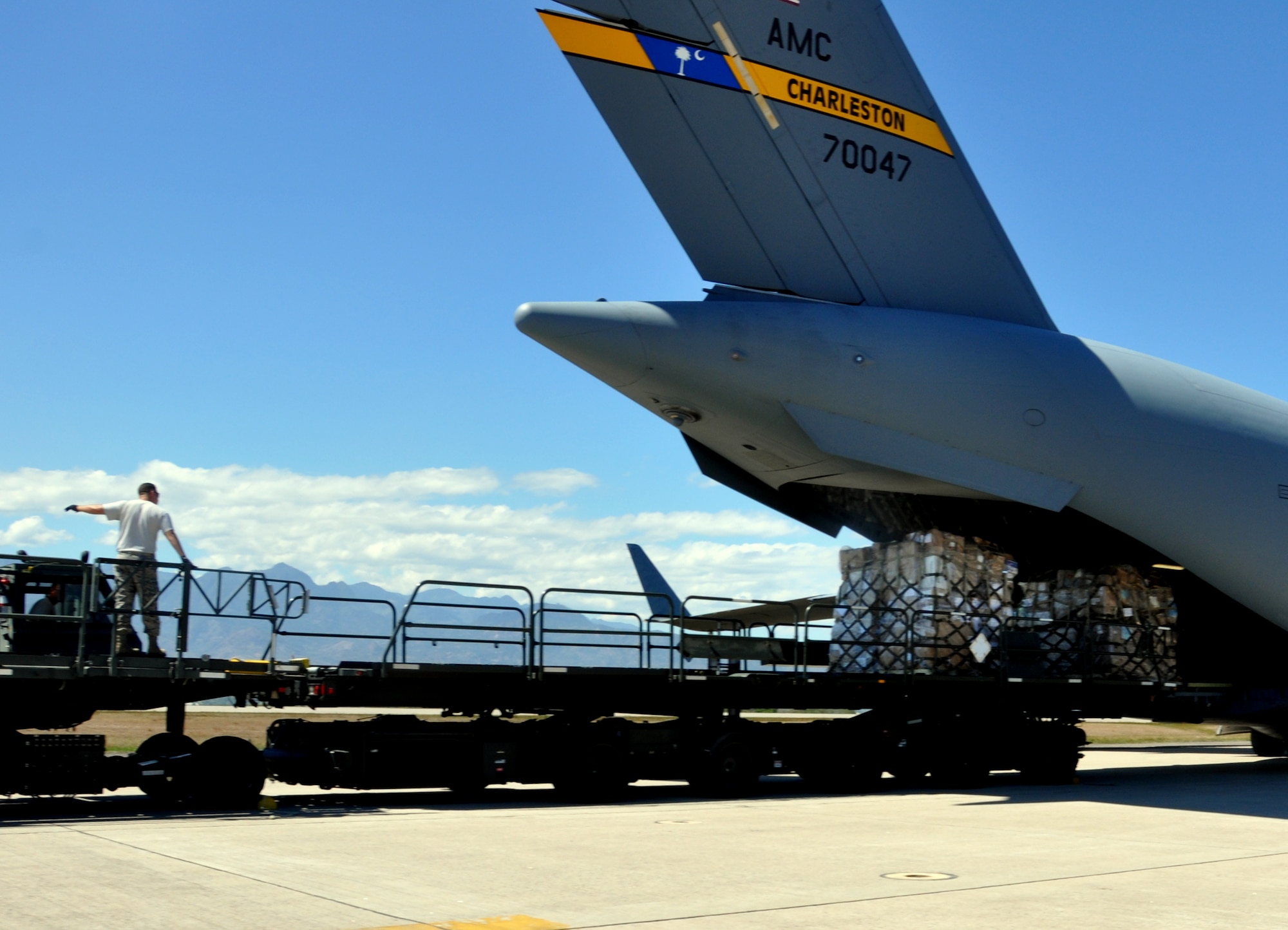 Reservists deliver humanitarian cargo to Honduras