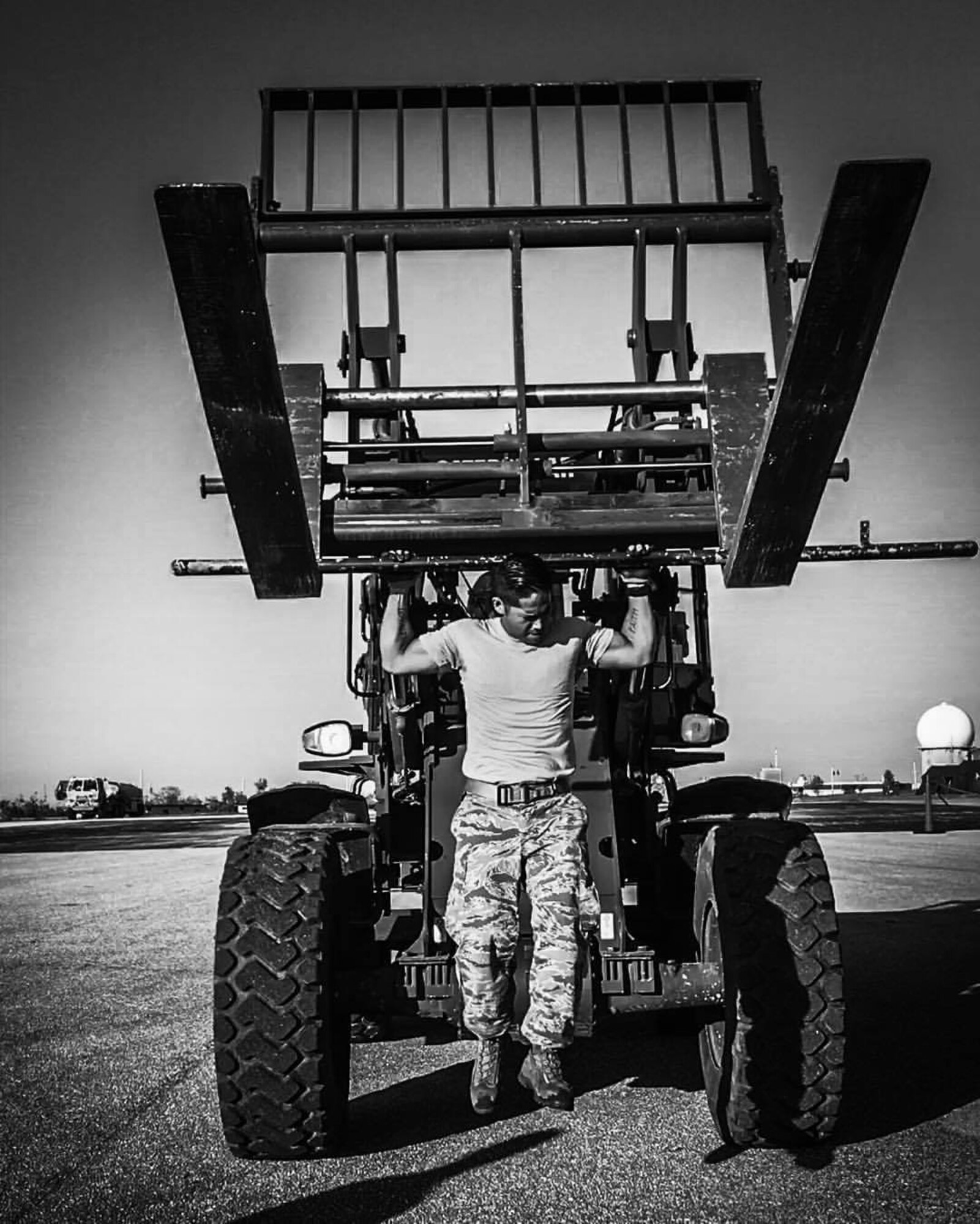 Master Sgt. Christofer Galbadores, 821st Contingency Response Support Squadron security forces training and logistics superintendent at Travis Air Force Base, California, takes a stand against cancer. Galbadores’s new life motto is, when cancer tries to bring you down…you muscle up. (Courtesy Photo)