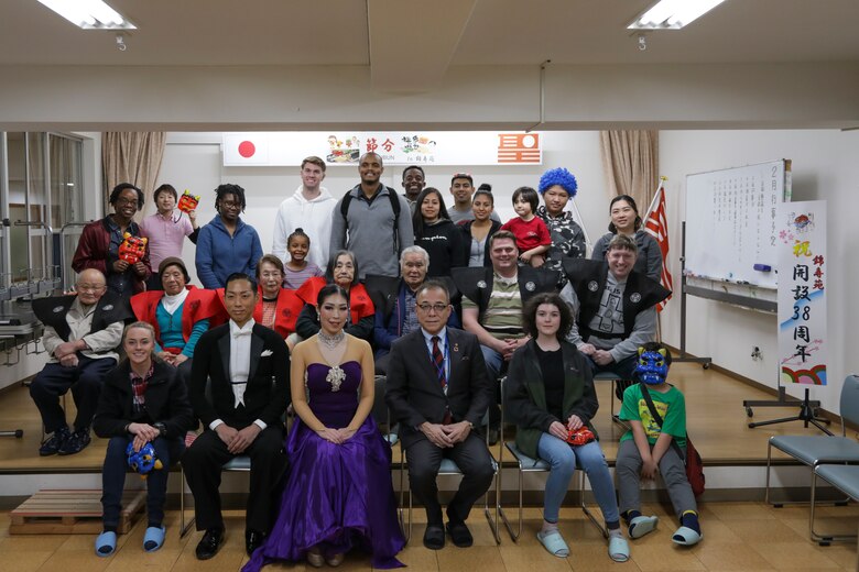 MCAS Iwakuni service members visit nursing homes