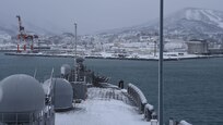 OTARU, Japan (Feb. 08, 2019) - U.S. 7th Fleet Flagship, USS Blue Ridge (LCC 19) arrives for a port visit to Otaru, Japan. Blue Ridge is the oldest operational ship in the Navy, and as 7th Fleet command ship, is responsible for fostering relationships within the Indo-Asia Pacific Region. (U.S. Navy photo by Mass Communication Specialist 3rd Class Ethan Carter/RELEASED)
