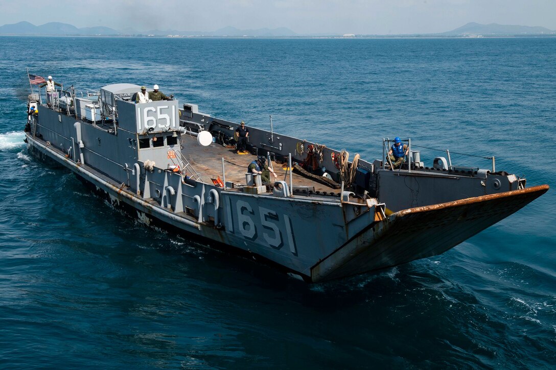 Landing craft utility (LCU) 1651, assigned to Naval Beach Unit (NBU) 7, approaches the well deck of the amphibious transport dock ship USS Green Bay (LPD 20).  Green Bay, part of the Wasp Amphibious Ready Group, with embarked 31st Marine Expeditionary Unit (MEU), is in Thailand to participate in Exercise Cobra Gold 2019.  Cobra Gold is a multinational exercise co-sponsored by Thailand and the United States that is designed to advance regional security and effective response to crisis contingencies through a robust multinational force to address common goals and security commitments in the Indo-Pacific region.