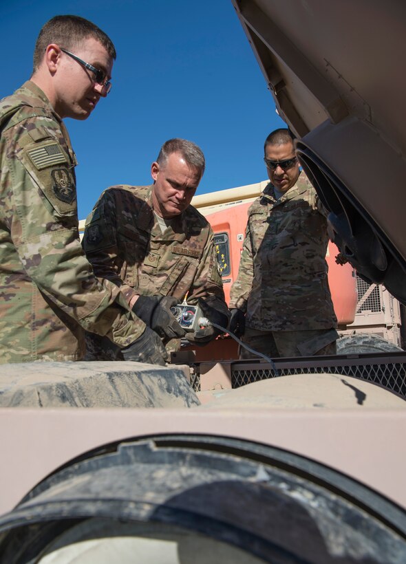 Expeditionary HVAC technicians battle the heat; distribute the cool