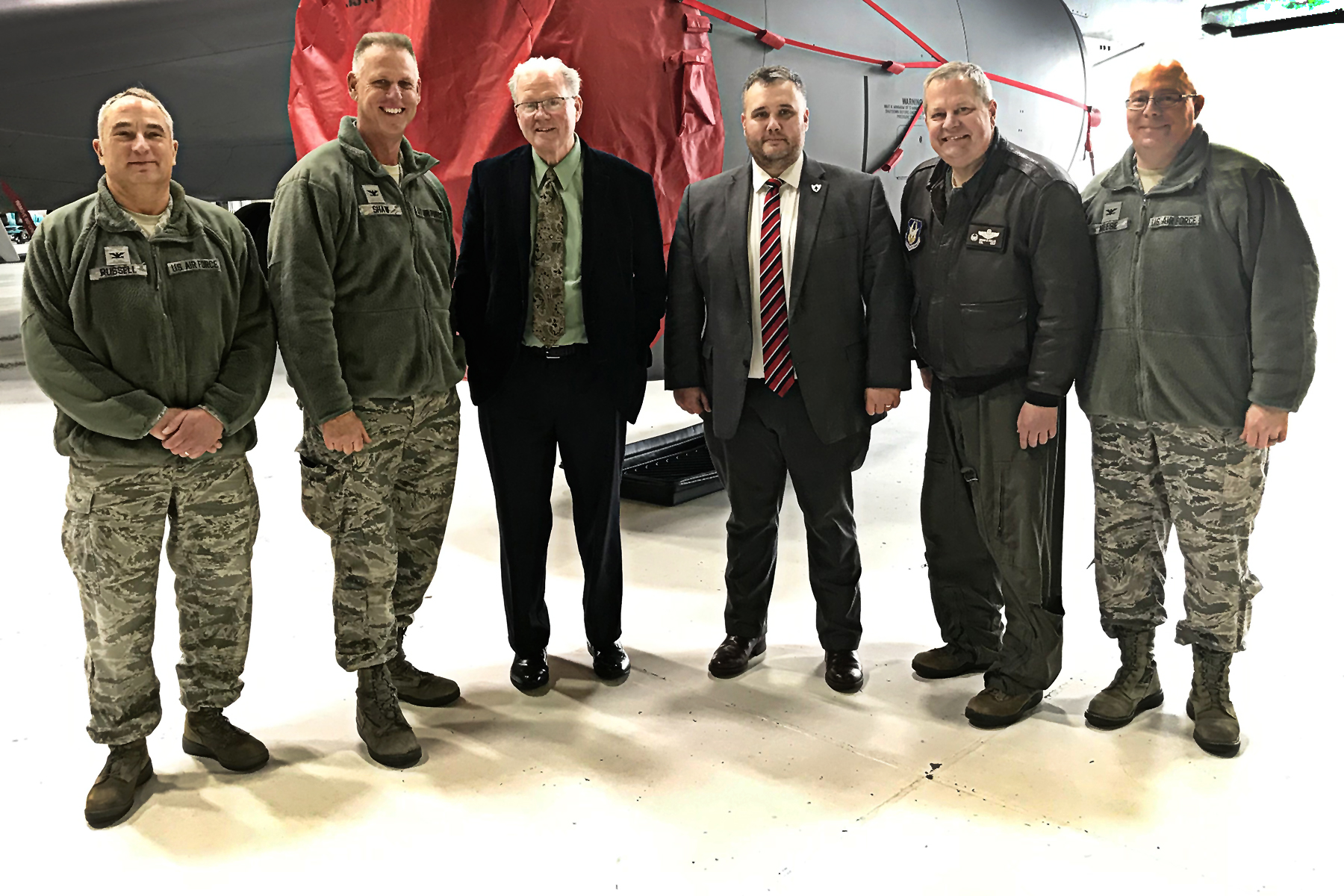 Senator's staffers visit Grissom units > Grissom Air Reserve Base ...