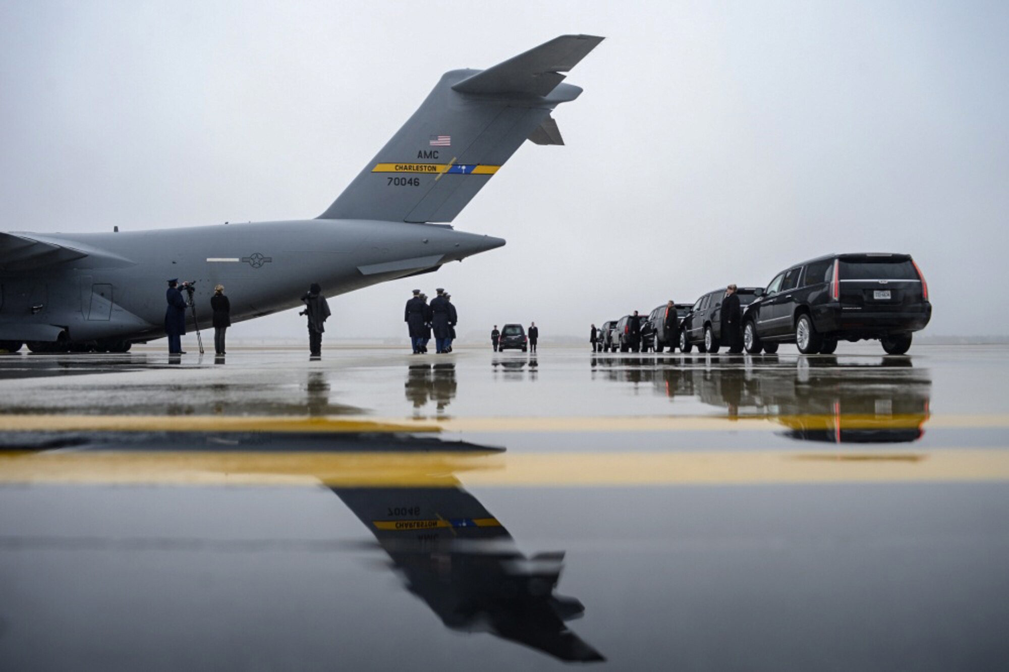 Reservist overcome winter weather to give late Congressman final flight