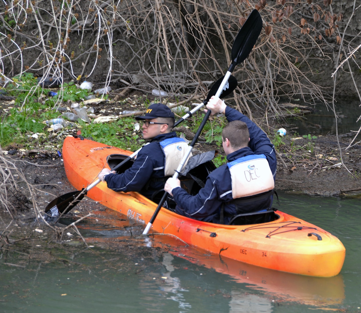 Basura Bash Draws Hundreds Out To Beautify Salado Creek At Jbsa Fort Sam Houston Joint Base San Antonio News