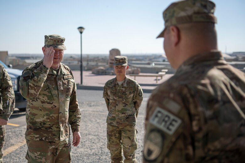 Lt. Gen. Scobee speaks with Airmen