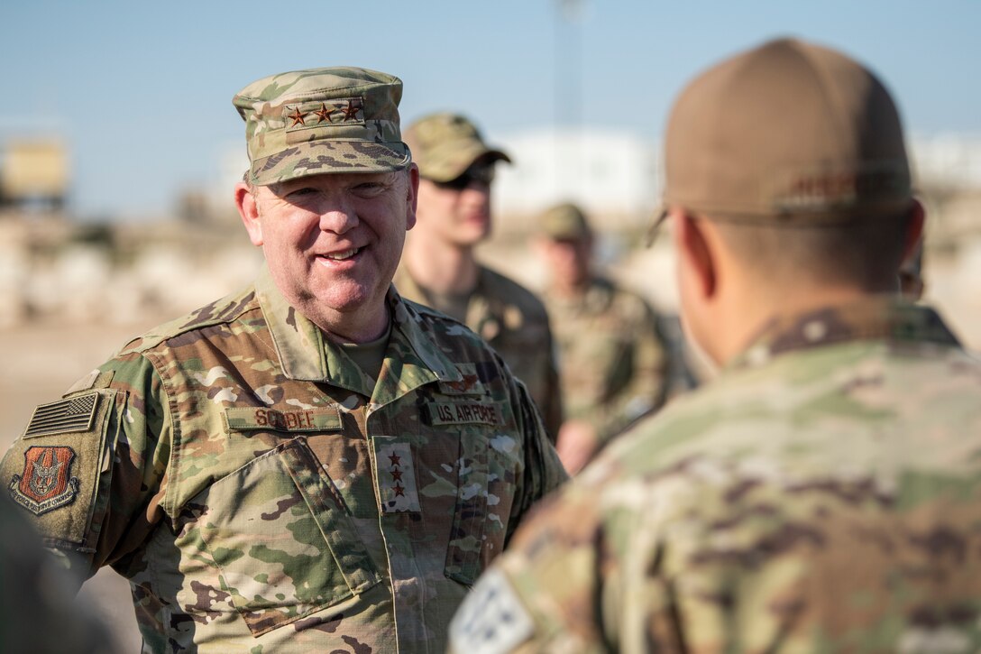 Lt. Gen. Scobee speaks with Airmen