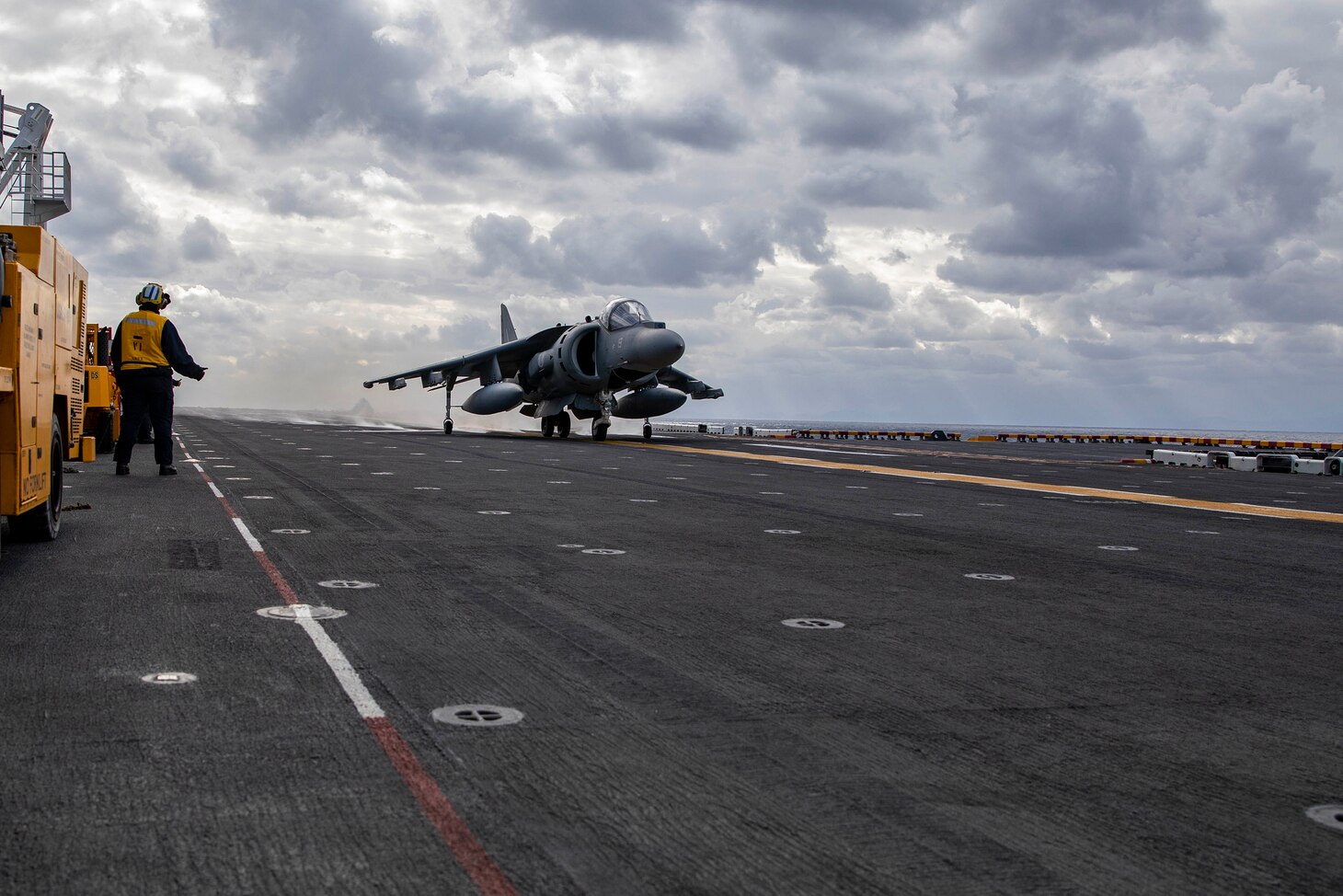 Italian Navy AV-8B Departs USS Kearsarge