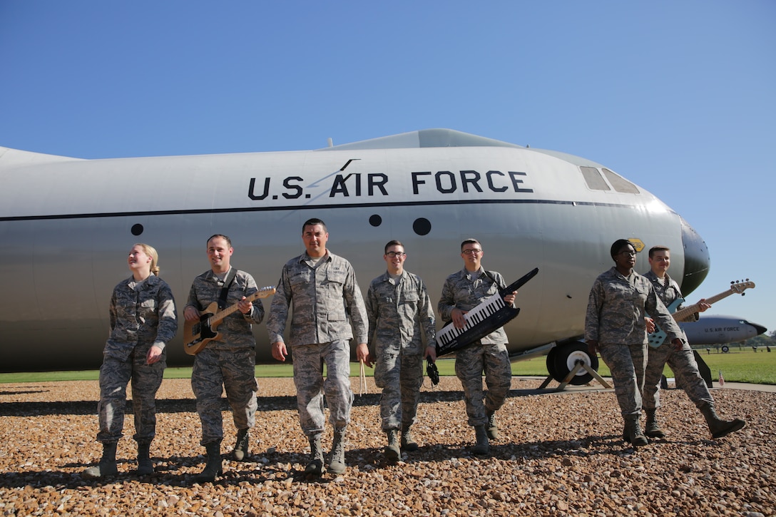 Starlifter walking